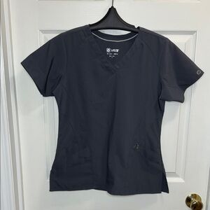 WonderWink Women's Short Sleeve V neck scrub top